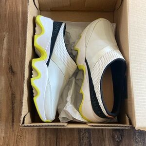 Sorel slip on mule sneaker Size 8